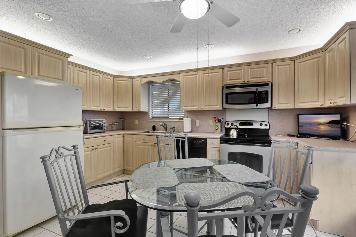 South Florida Real Estate | View 10088 Shadywood Place | Listing