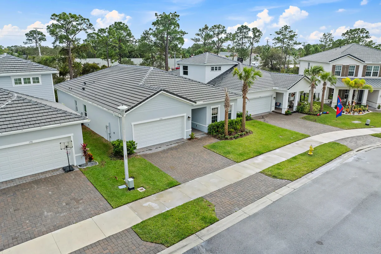 South Florida Real Estate | View 200 SW Pomeroy Street | Listing