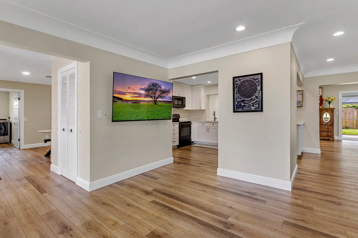 South Florida Real Estate | View 728 Robin Way | Listing