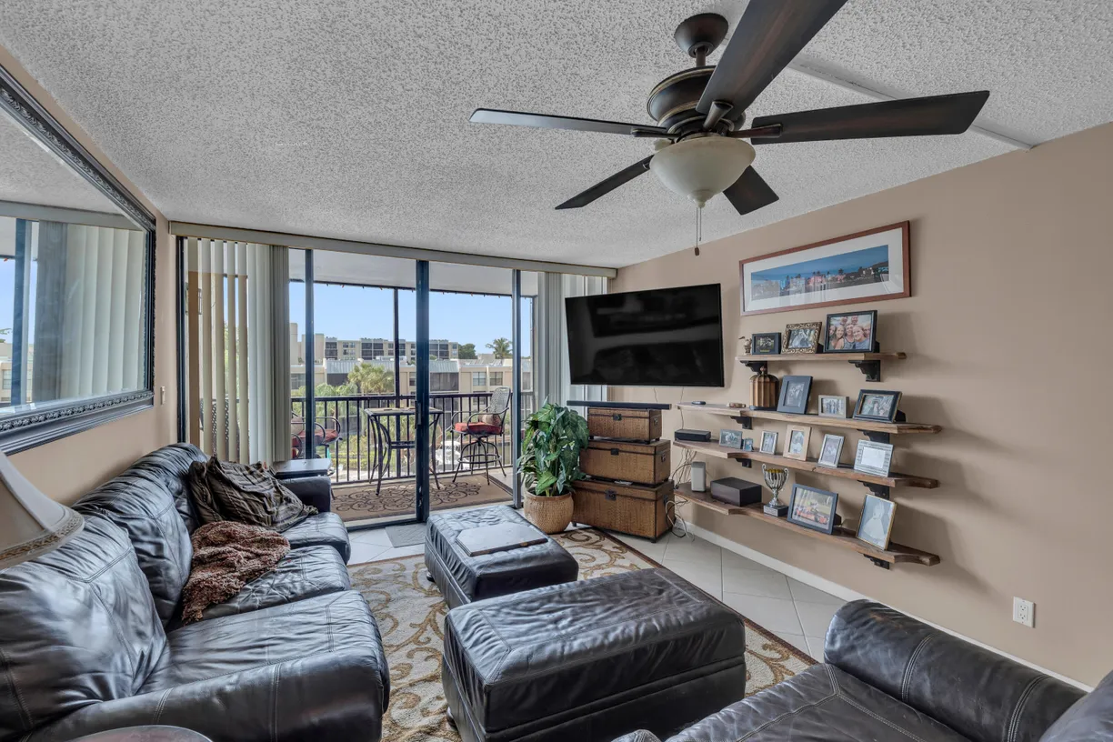 South Florida Real Estate | View 9 Royal Palm Way, 4020 | Listing