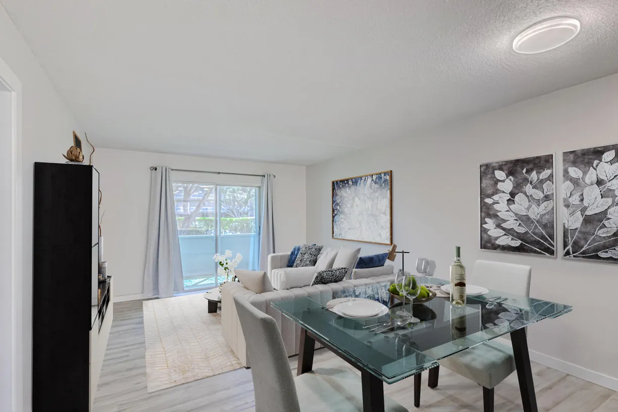 South Florida Real Estate | View 2811 Garden Drive, 107 | 1 Bed, 1 Bath