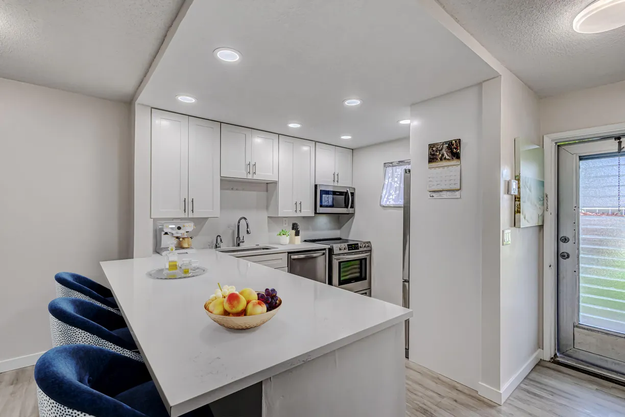 South Florida Real Estate | View 2811 Garden Drive, 107 | Listing
