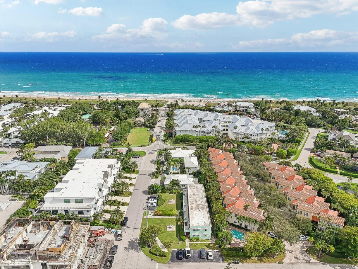 South Florida Real Estate | View 1006 Casuarina Road, 11 | 1 Bed, 1 Bath
