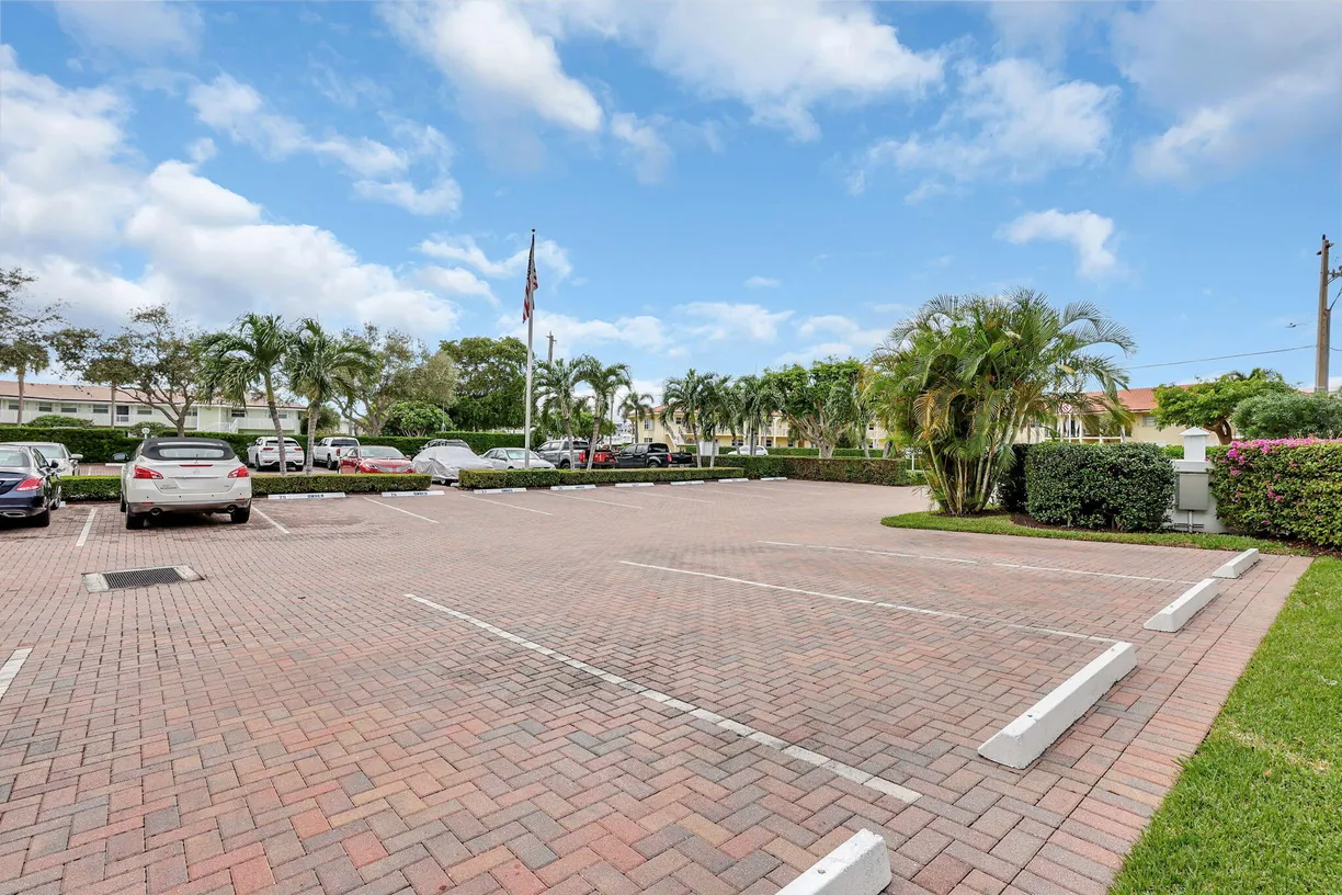 South Florida Real Estate | View 60 Yacht Club Drive, 106 | Listing
