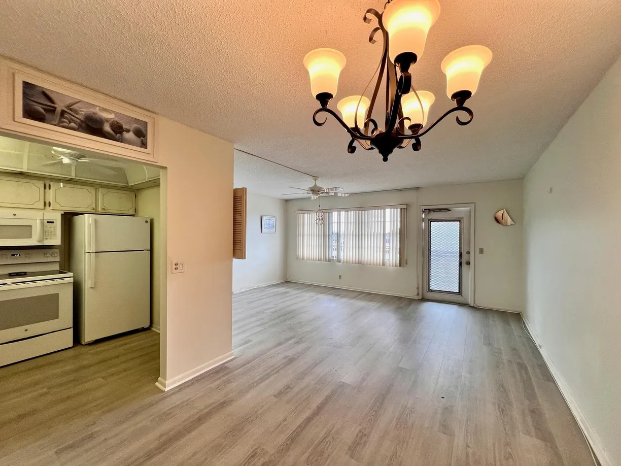 South Florida Real Estate | View 434 Southampton B | 1 Bed, 1 Bath