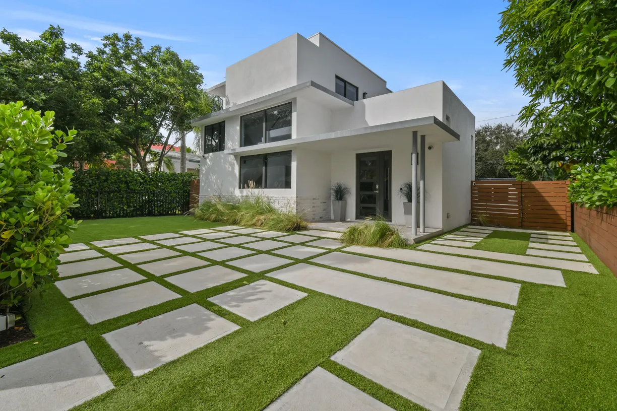 South Florida Real Estate | View 509 38th Street | 4 Beds, 3 Baths