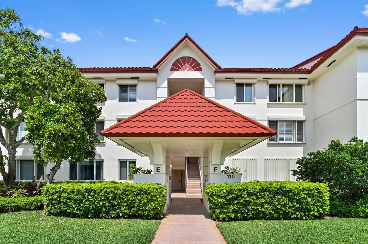South Florida Real Estate | View 110 Half Moon Circle, F3 | 2 Beds, 2 Baths
