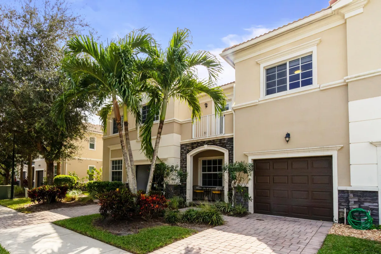 South Florida Real Estate | View 6120 SE Portofino Circle | 3 Beds, 2 Baths
