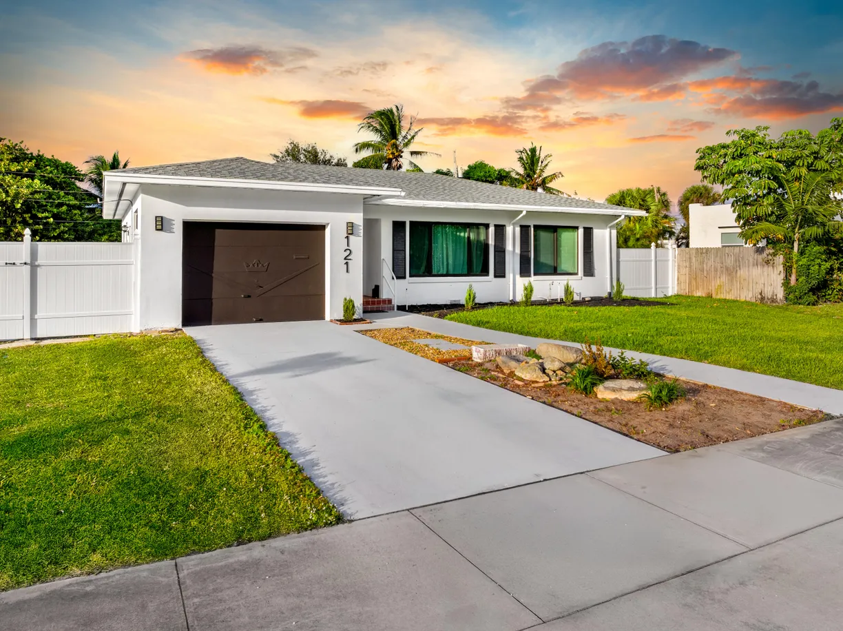 South Florida Real Estate | View 121 Bayberry Drive | Listing
