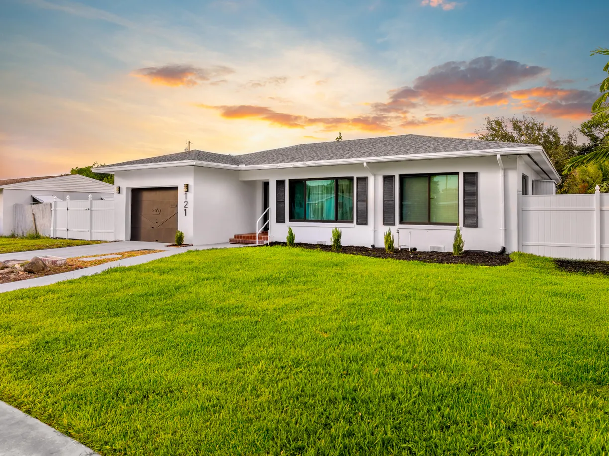 South Florida Real Estate | View 121 Bayberry Drive | Listing