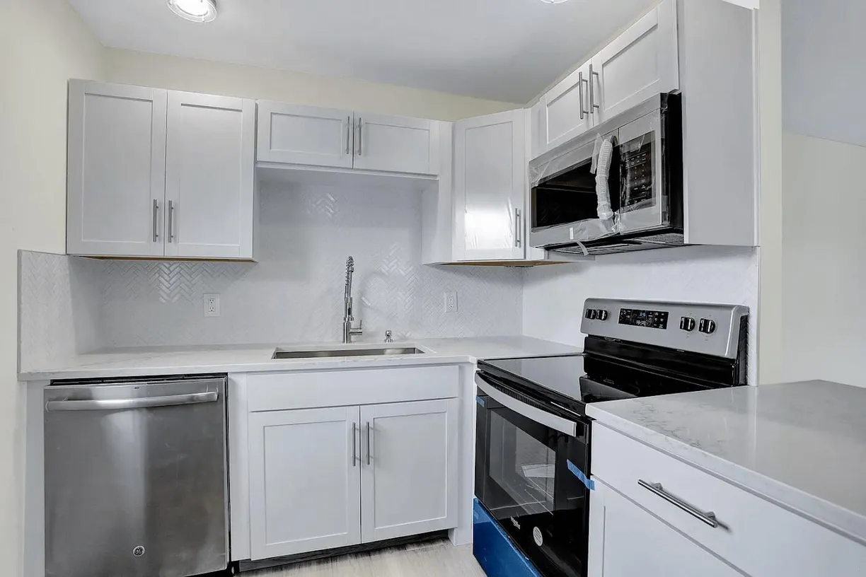 South Florida Real Estate | View 169 Seville H | 2 Beds, 2 Baths