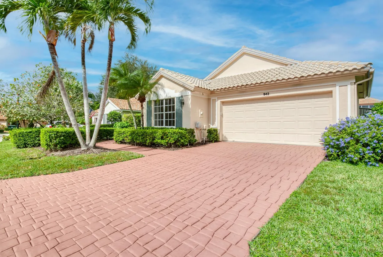 South Florida Real Estate | View 942 Augusta Pointe Drive | 3 Beds, 3 Baths