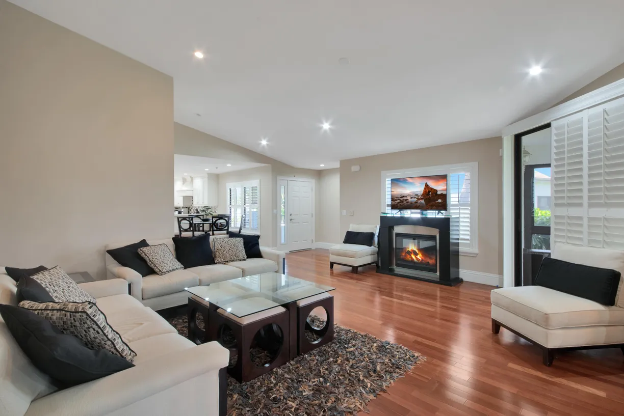 South Florida Real Estate | View 7677 Glendevon Lane, 1705 | 2 Beds, 2 Baths