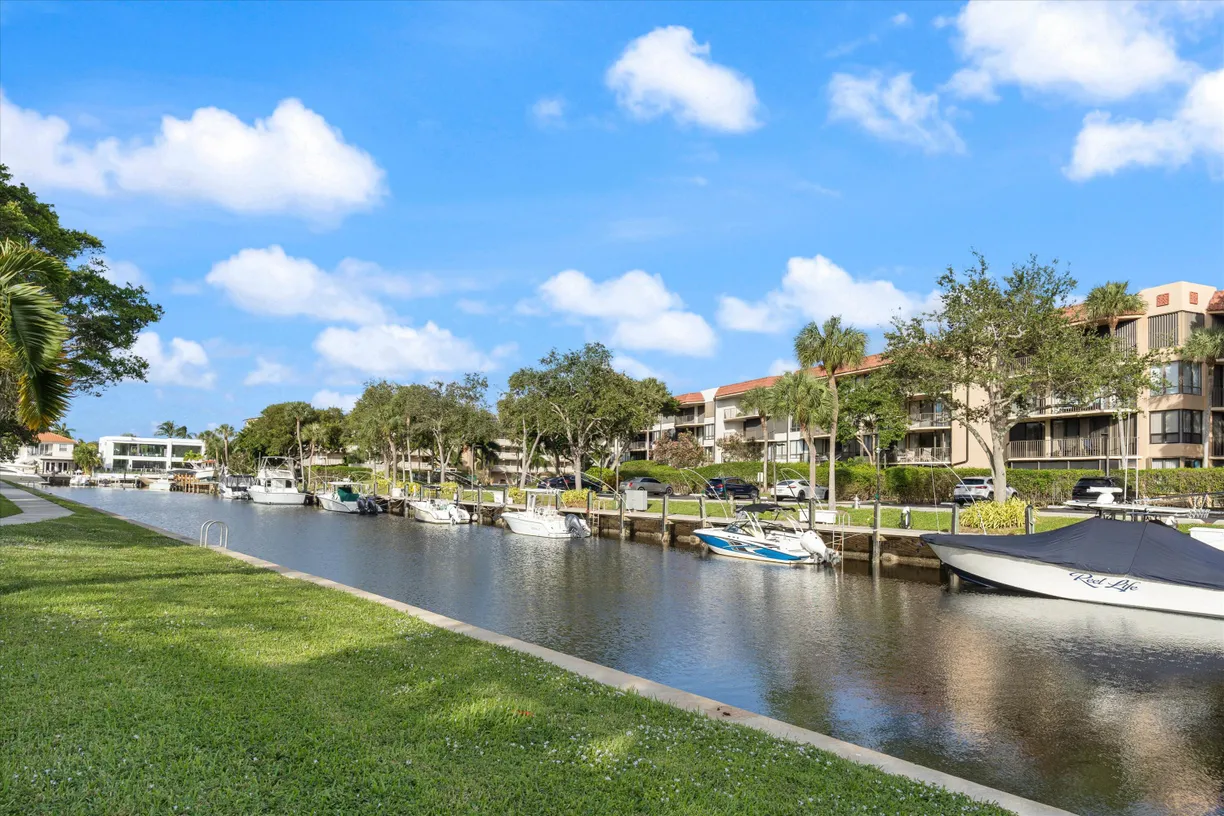 South Florida Real Estate | View 769 Jeffery Street, 303 | 1 Bed, 1 Bath