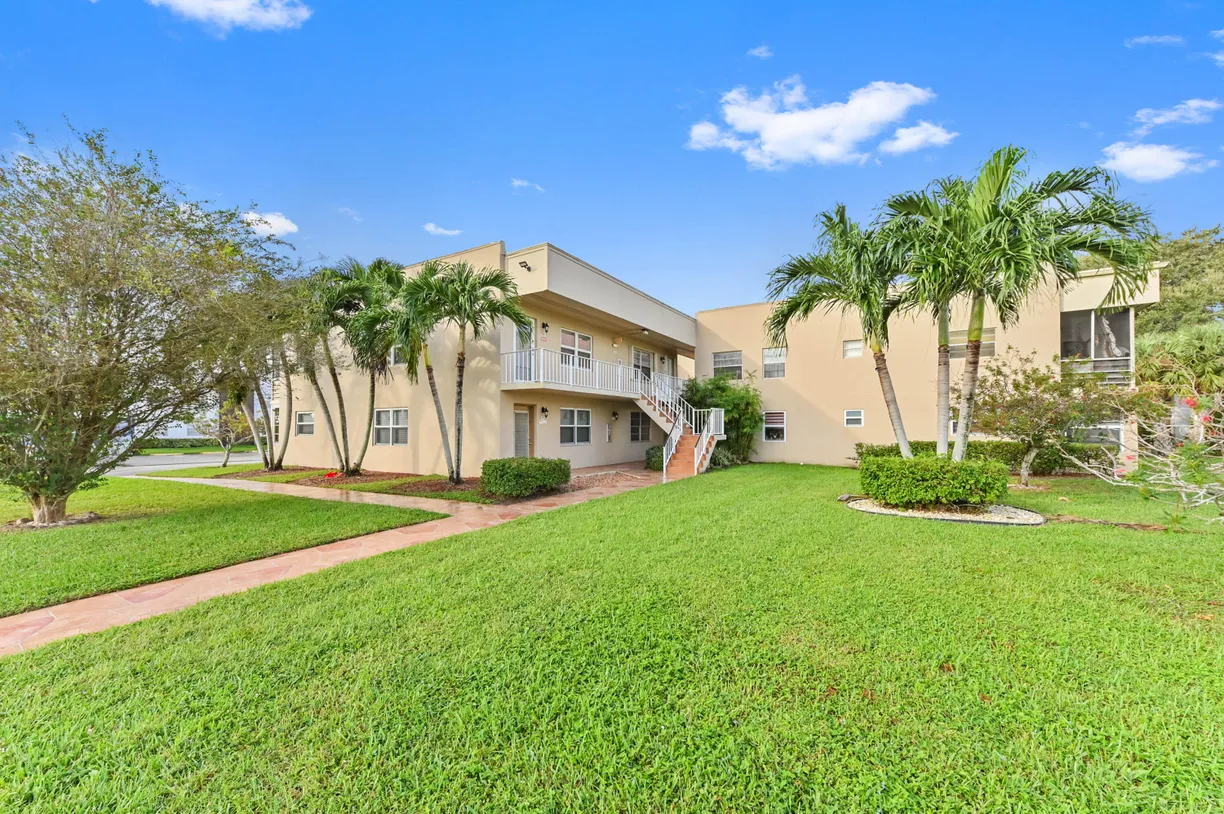South Florida Real Estate | View 862 Normandy R | 2 Beds, 2 Baths
