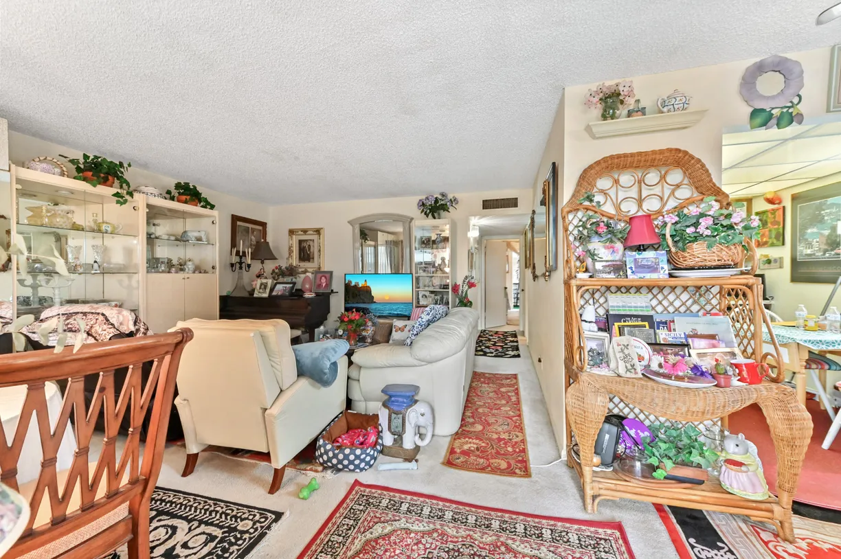 South Florida Real Estate | View 862 Normandy R | Listing