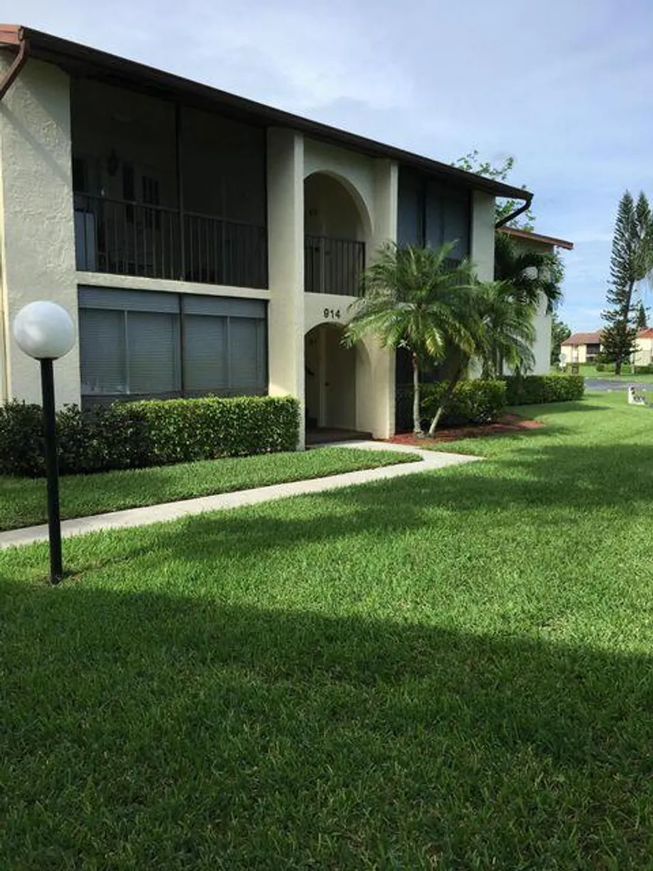 South Florida Real Estate | View 4996 Sable Pine Circle, B1 | 2 Beds, 2 Baths