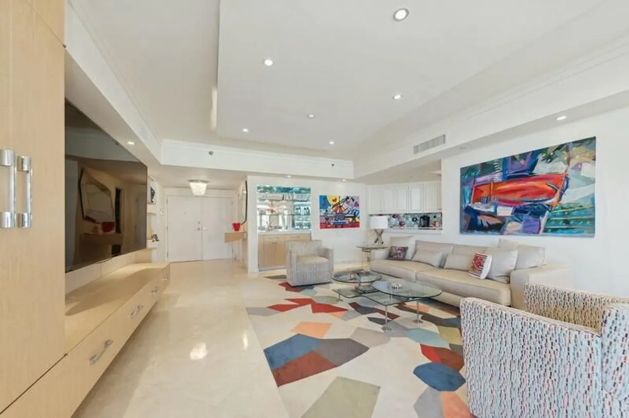 South Florida Real Estate | View 300 SE 5th Avenue, 2090 | Listing
