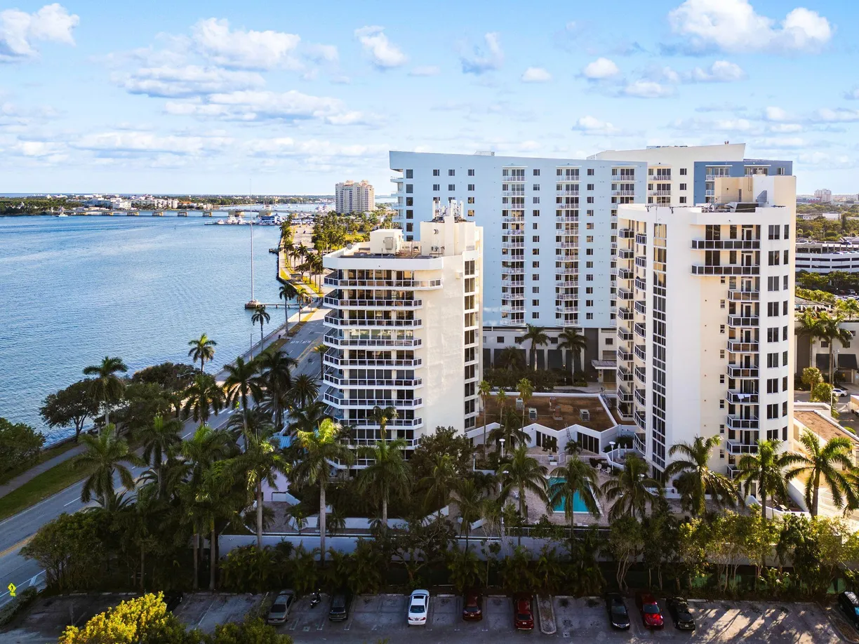 South Florida Real Estate | View 1617 N Flagler Drive, 801 | 1 Bed, 1 Bath