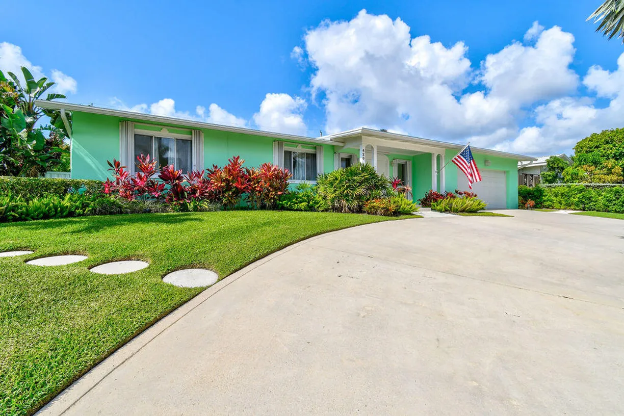 South Florida Real Estate | View 420 Sunset Way | Listing