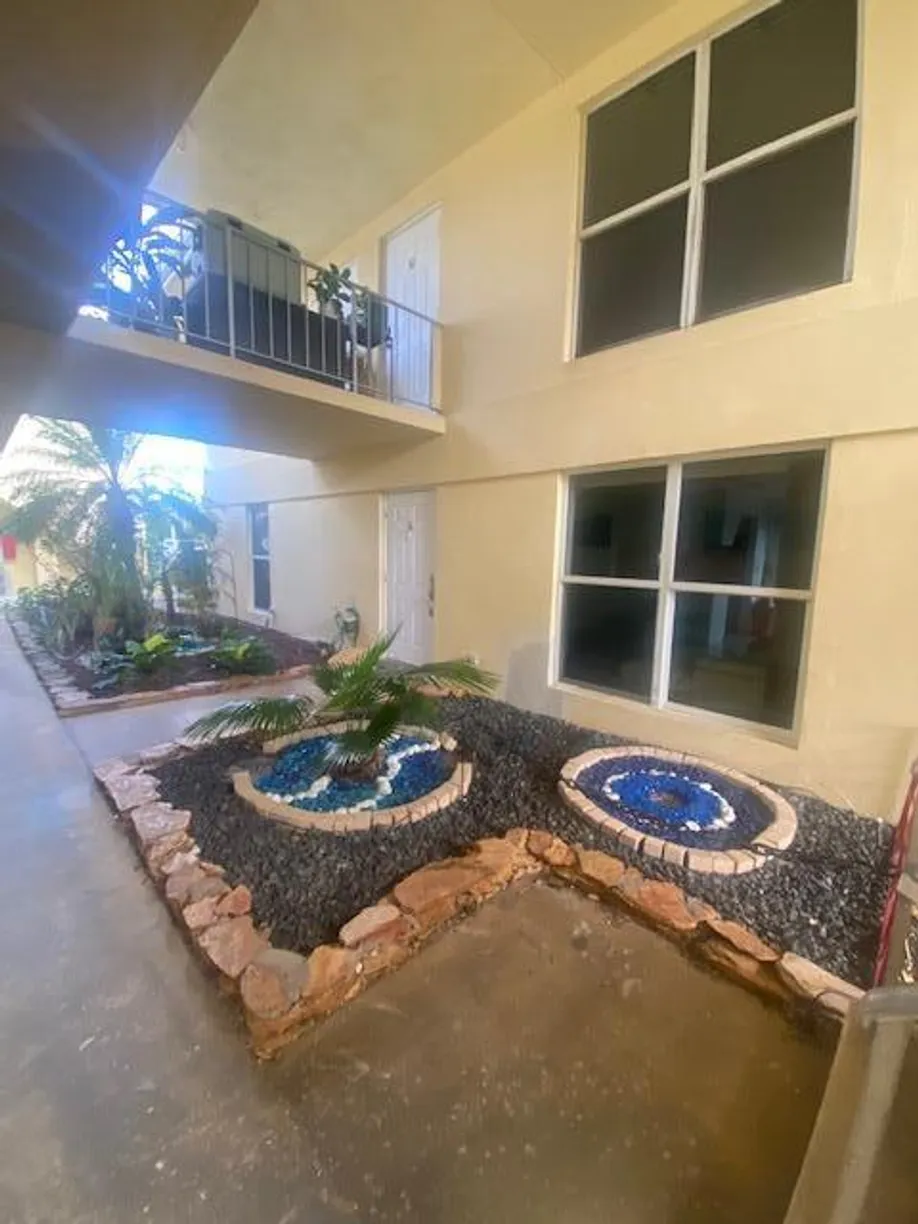 South Florida Real Estate | View 733 Hummingbird Way, 5 | Listing