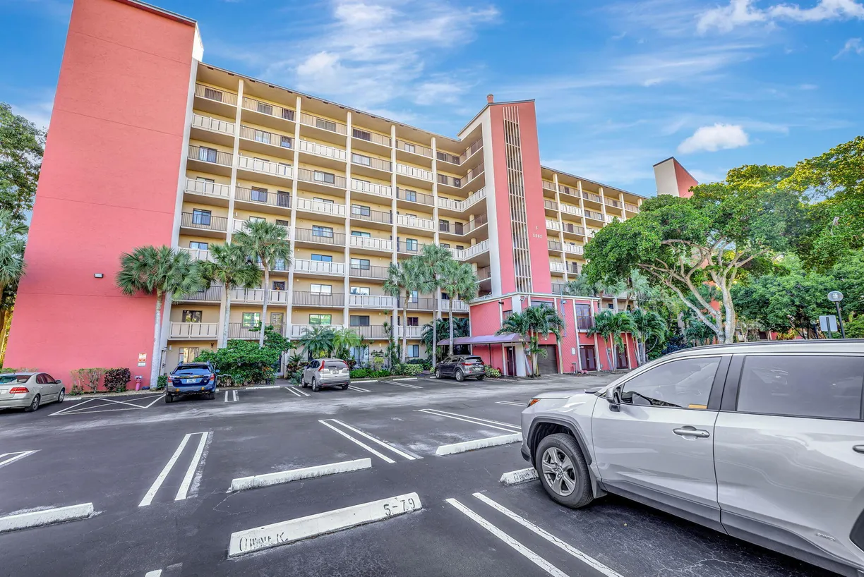 South Florida Real Estate | View 2202 S Cypress Bend Drive, 904 | 1 Bed, 2 Baths