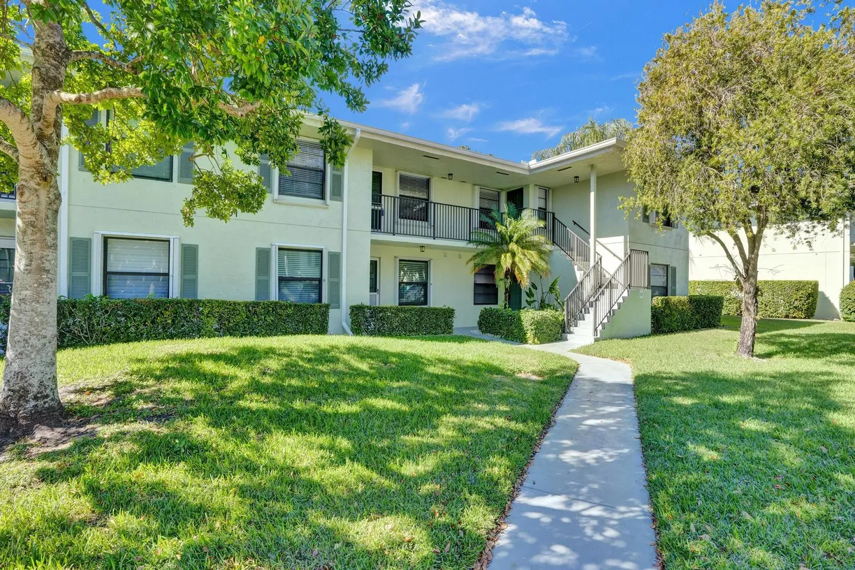 South Florida Real Estate | View 1701 Sabal Ridge Circle, G | 2 Beds, 2 Baths