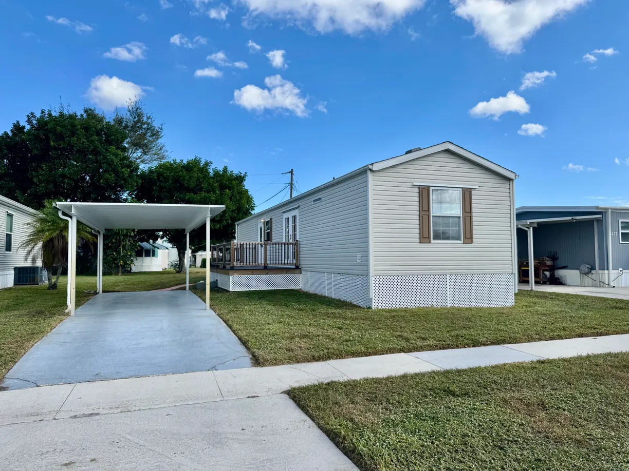 South Florida Real Estate | View 4024 White Pine Drive | 2 Beds, 2 Baths