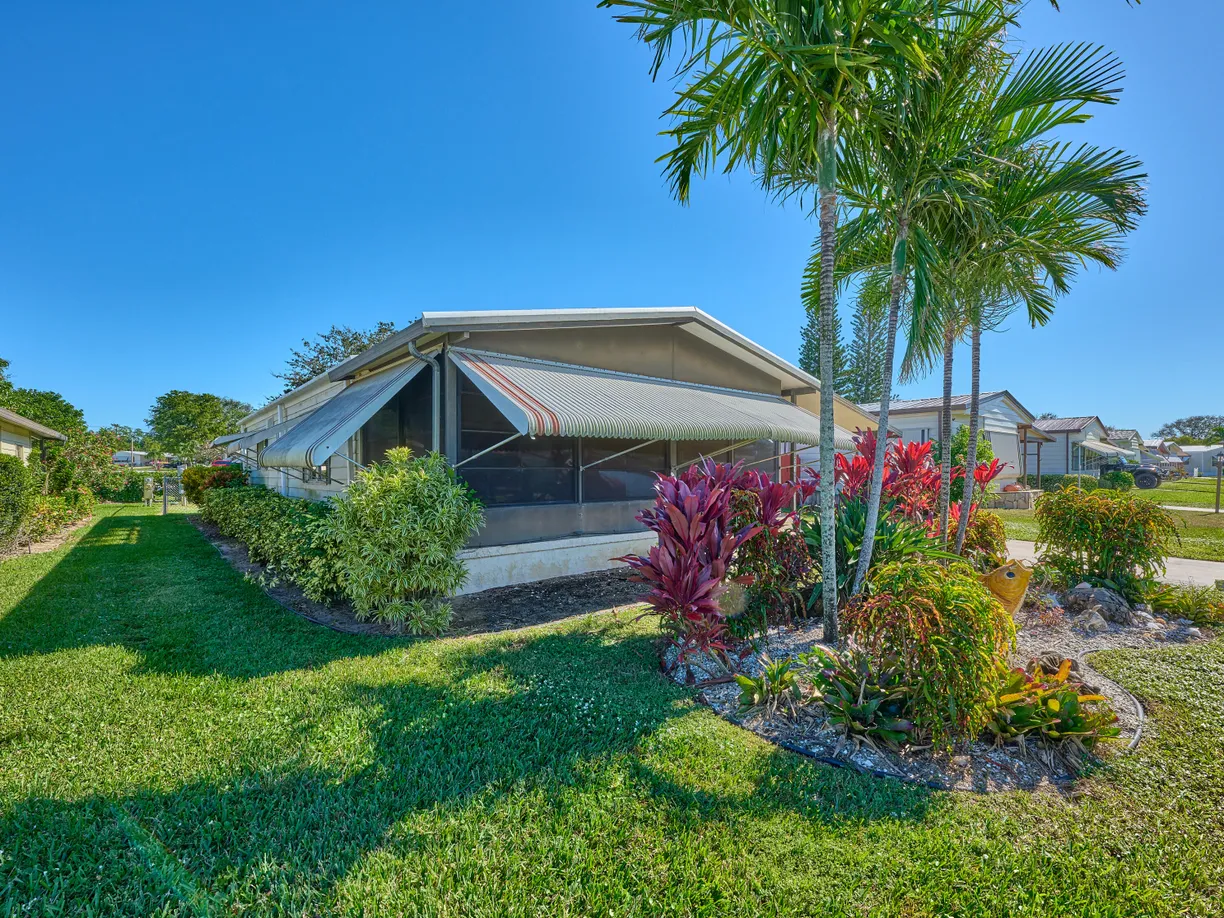 South Florida Real Estate | View 8001 SE Shenandoah Drive | Listing