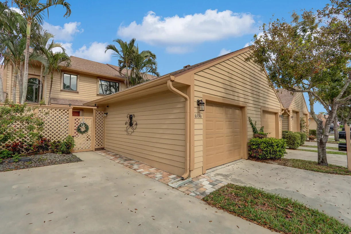 South Florida Real Estate | View 6136 SE Georgetown Place | Listing