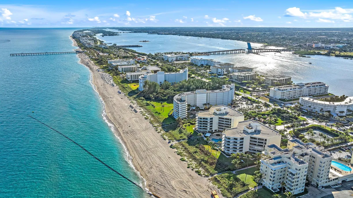 South Florida Real Estate | View 2770 S Ocean Boulevard, S302 | 3 Beds, 3 Baths
