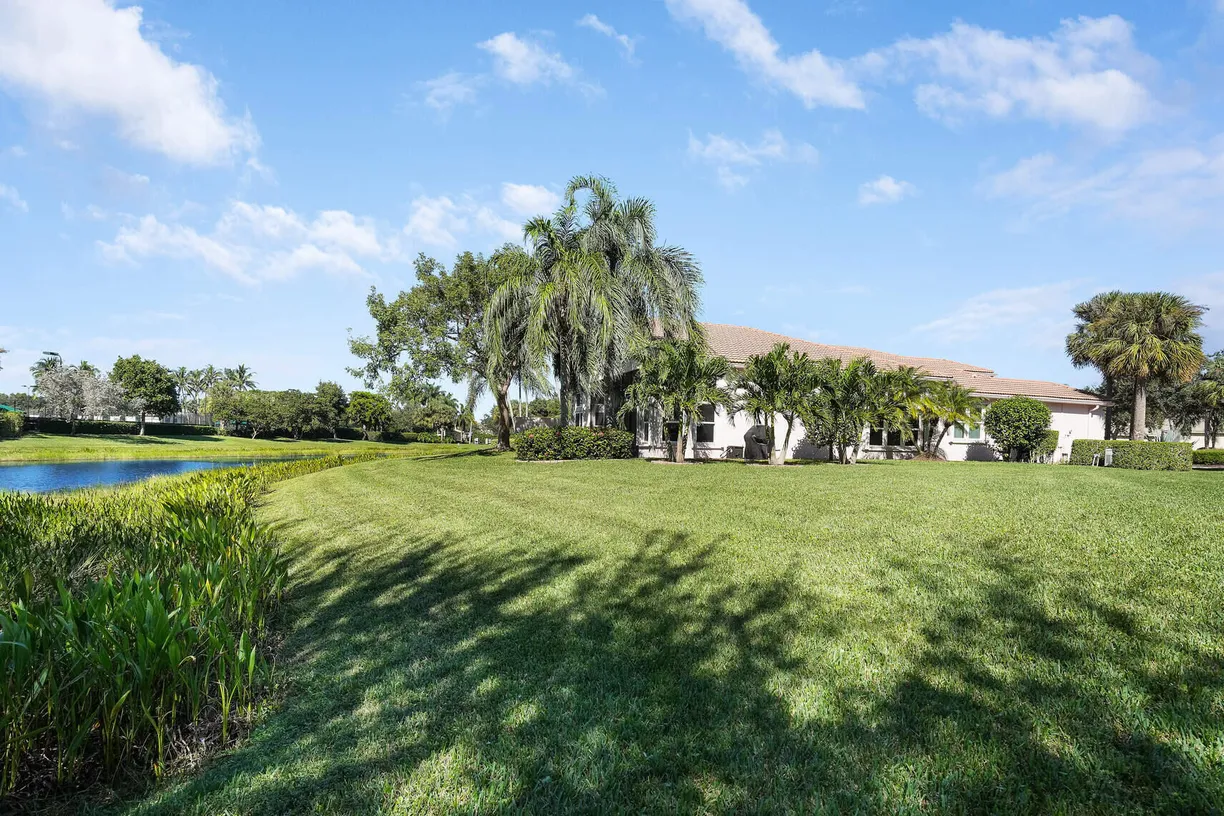 South Florida Real Estate | View 7961 Oaklawn Cove | 4 Beds, 2 Baths