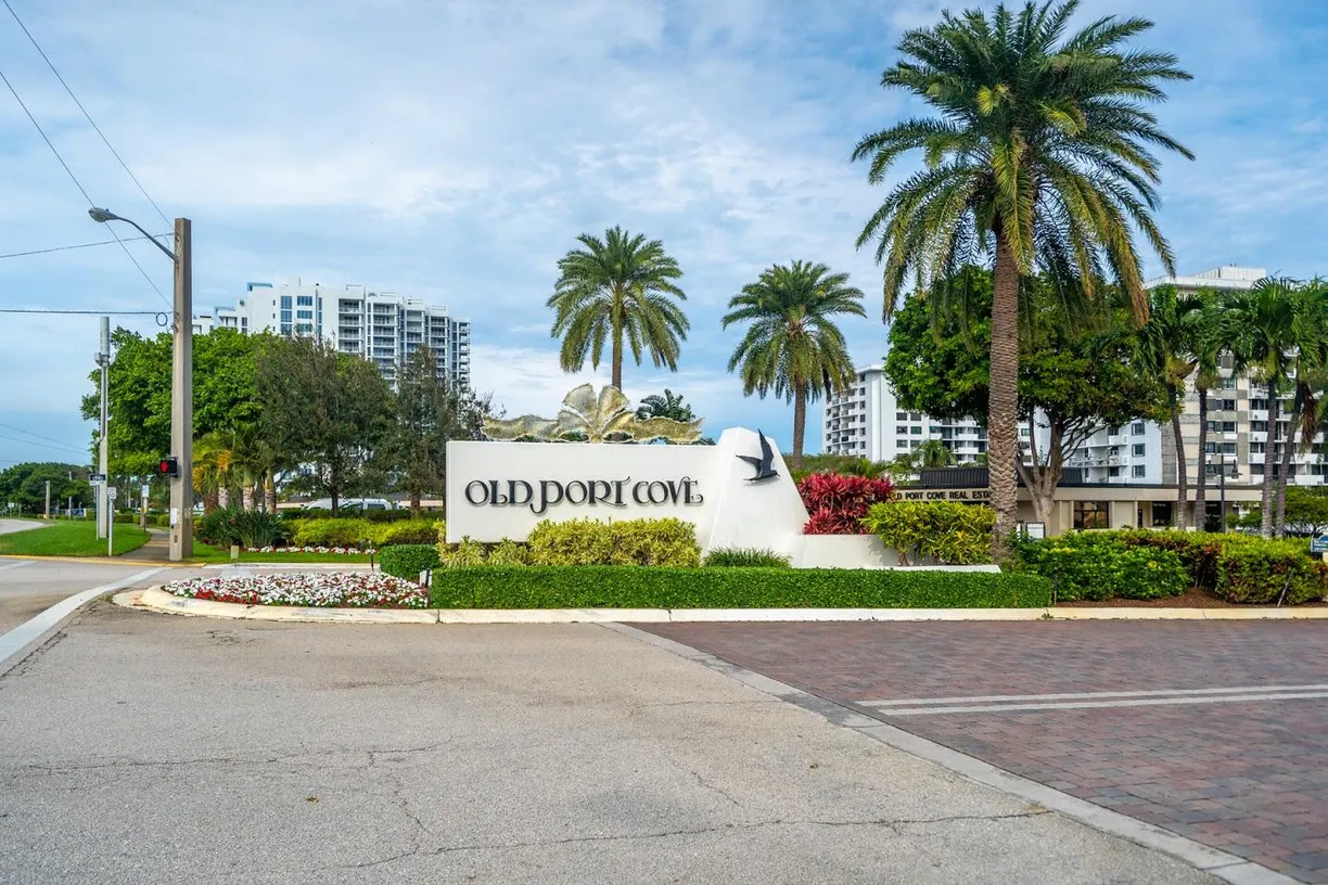 South Florida Real Estate | View 123 Lakeshore Drive, T-43 2243 | Listing