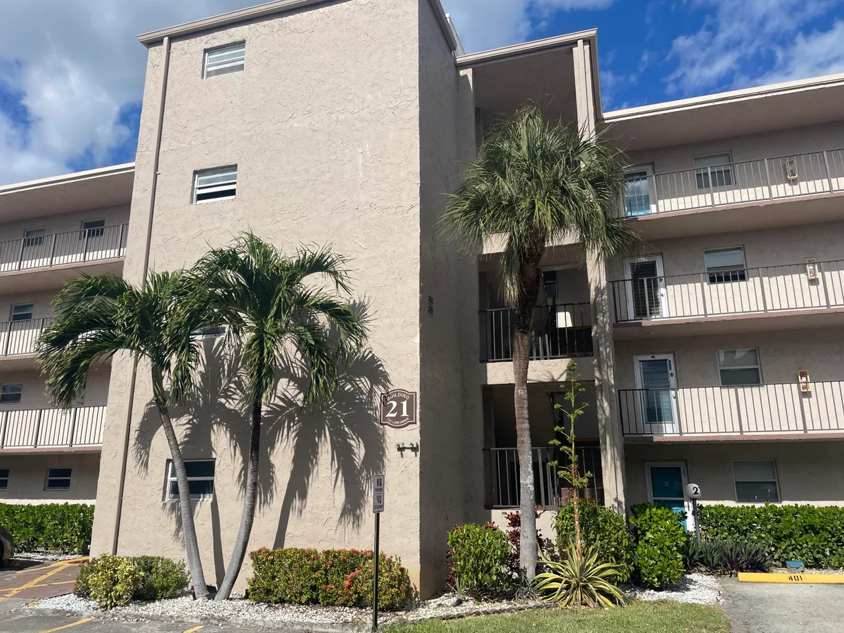 South Florida Real Estate | View 725 Lori Drive, 407 | 2 Beds, 2 Baths