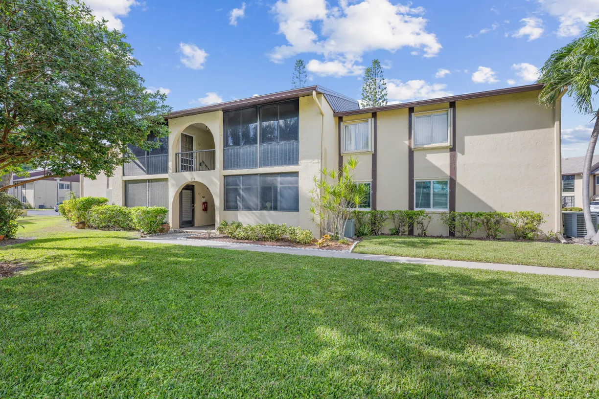 South Florida Real Estate | View 313 Pine Ridge Circle C2 | 2 Beds, 1 Bath