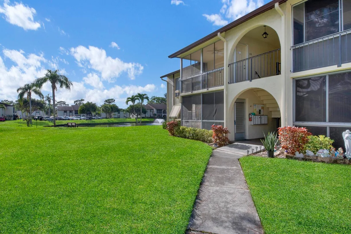 South Florida Real Estate | View 3527 La Palmas Court, A-1 | 1 Bed, 1 Bath