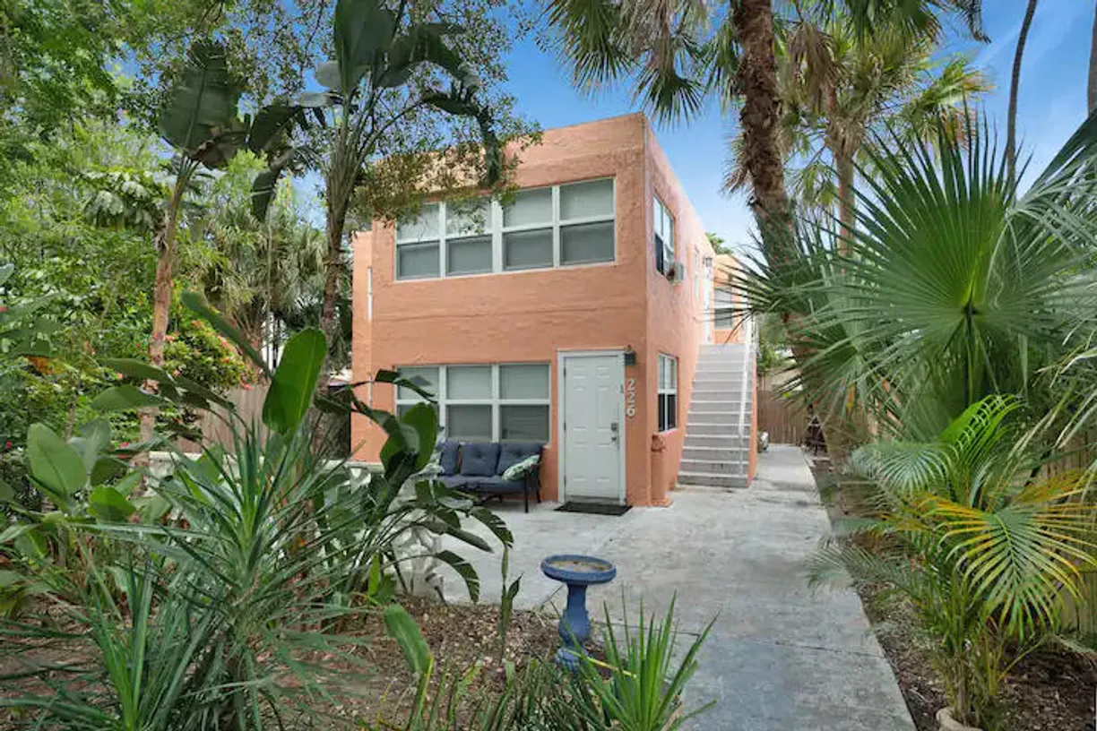 South Florida Real Estate | View 226 S Palmway, 1