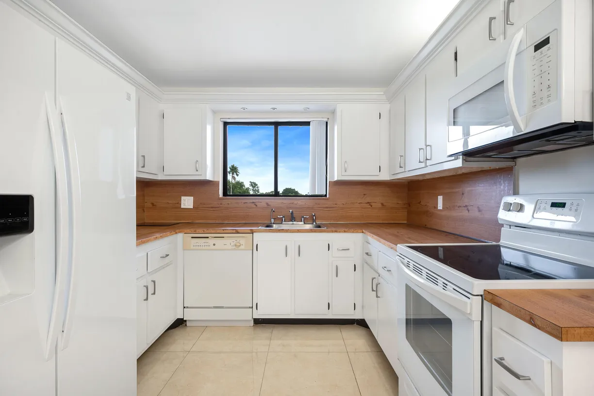 South Florida Real Estate | View 7770 Tahiti Lane, 405 | Listing
