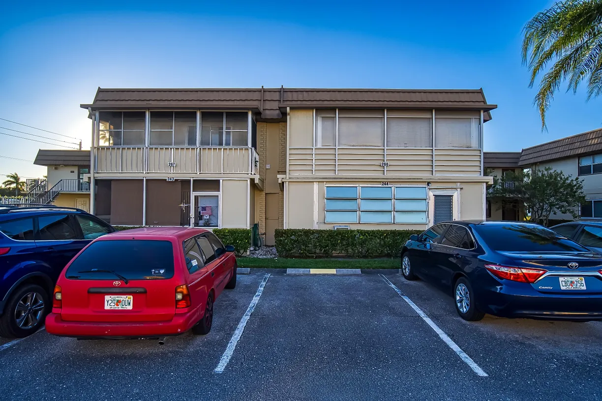South Florida Real Estate | View 267 Saxony F | 1 Bed, 1 Bath