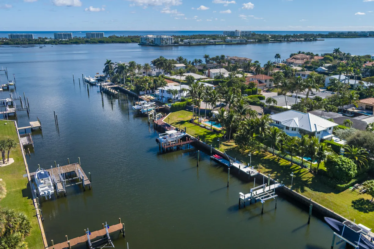 South Florida Real Estate | View 2614 Furman Lane | 4 Beds, 4 Baths