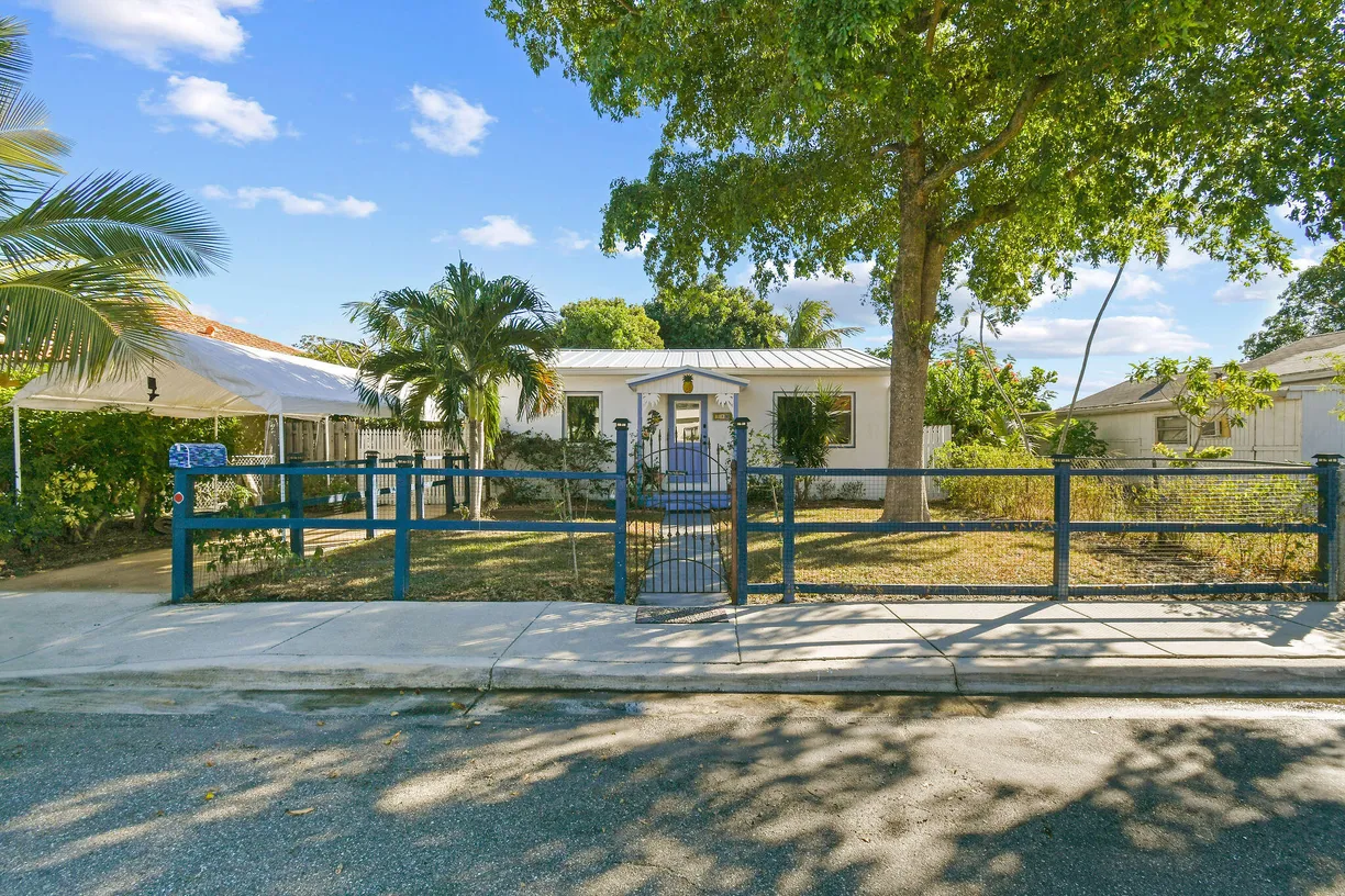 South Florida Real Estate | View 726 N E Street | 2 Beds, 1 Bath