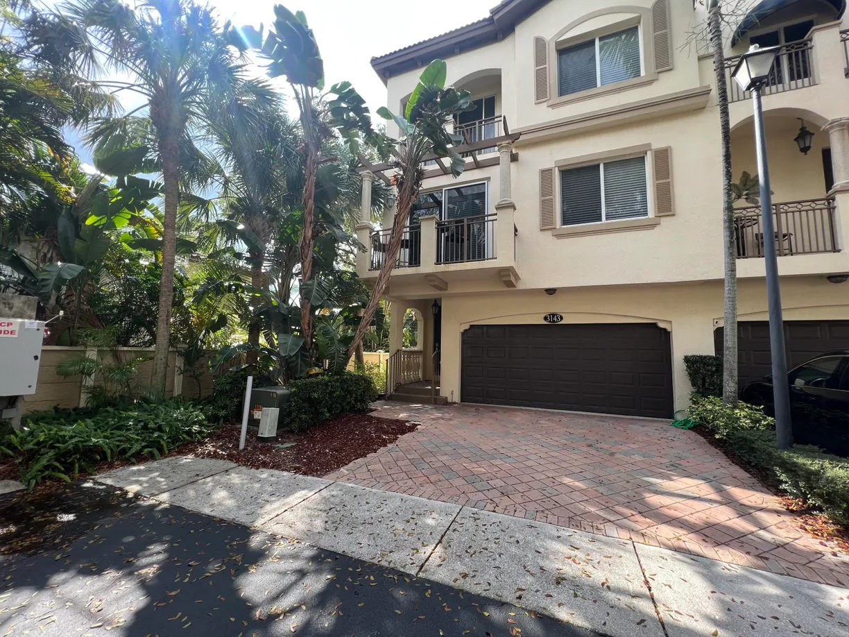 South Florida Real Estate | View 3143 Waterside Circle | 4 Beds, 3 Baths