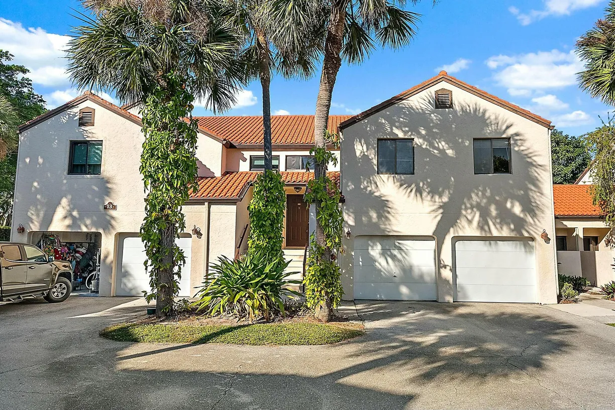 South Florida Real Estate | View 13 Via De Casas Sur, 202 | Listing