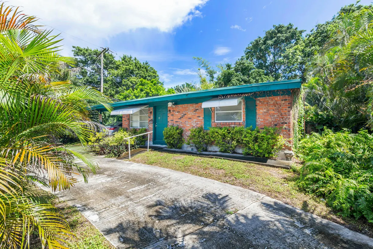 South Florida Real Estate | View 6316 S Olive Avenue