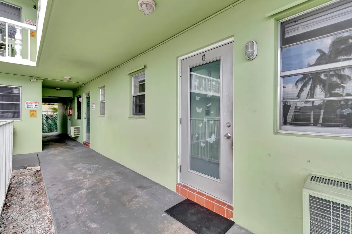 South Florida Real Estate | View 702 N L Street, 6 | Listing