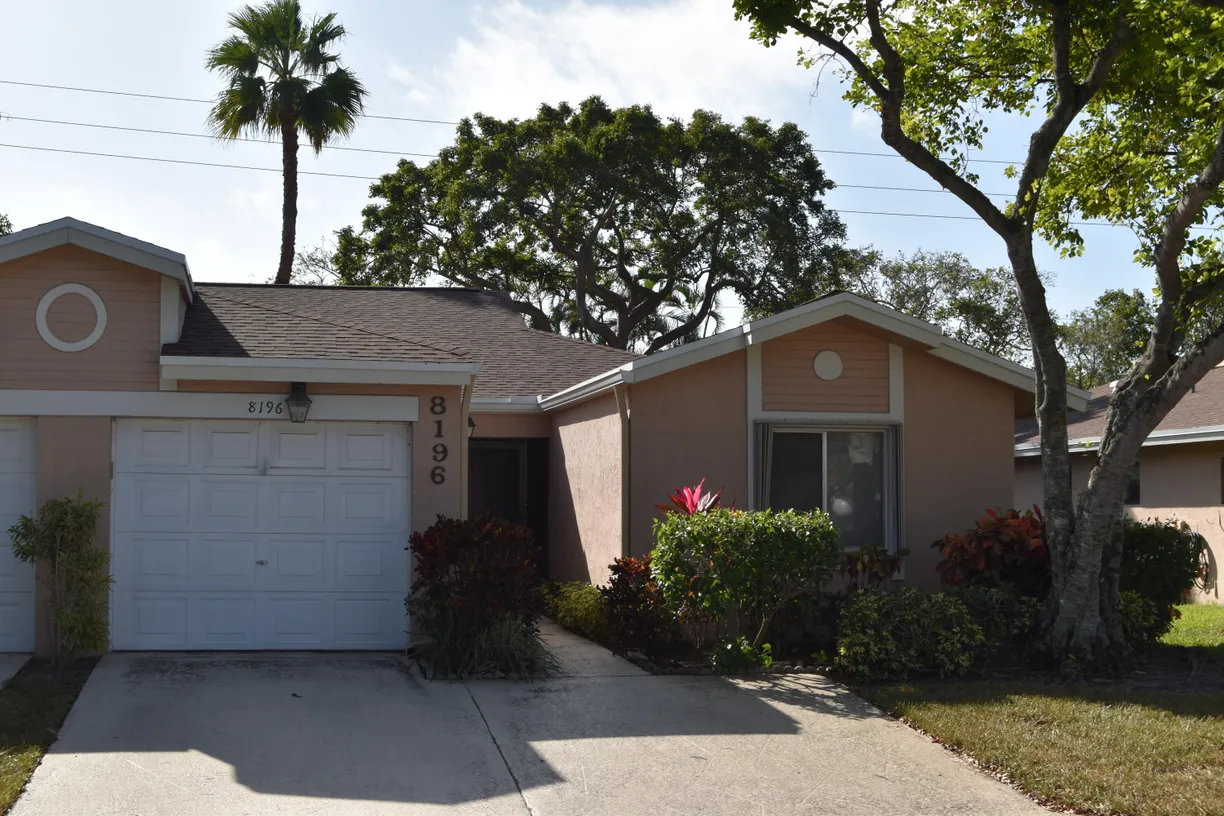 South Florida Real Estate | View 8196 Summerbreeze Lane | 2 Beds, 2 Baths