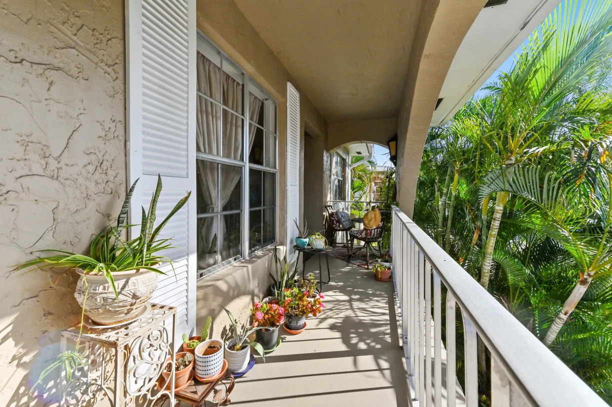 South Florida Real Estate | View 13960 Via Flora, H | Listing