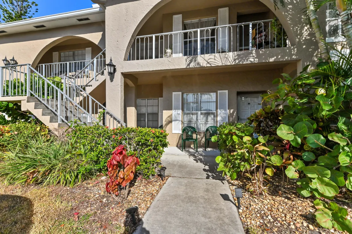 South Florida Real Estate | View 13960 Via Flora, H | 2 Beds, 2 Baths