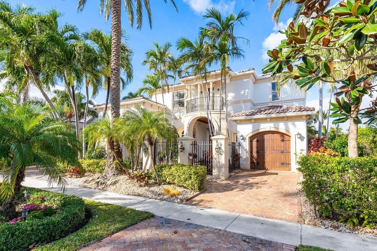 South Florida Real Estate | View 811 NE 33rd Street | Listing