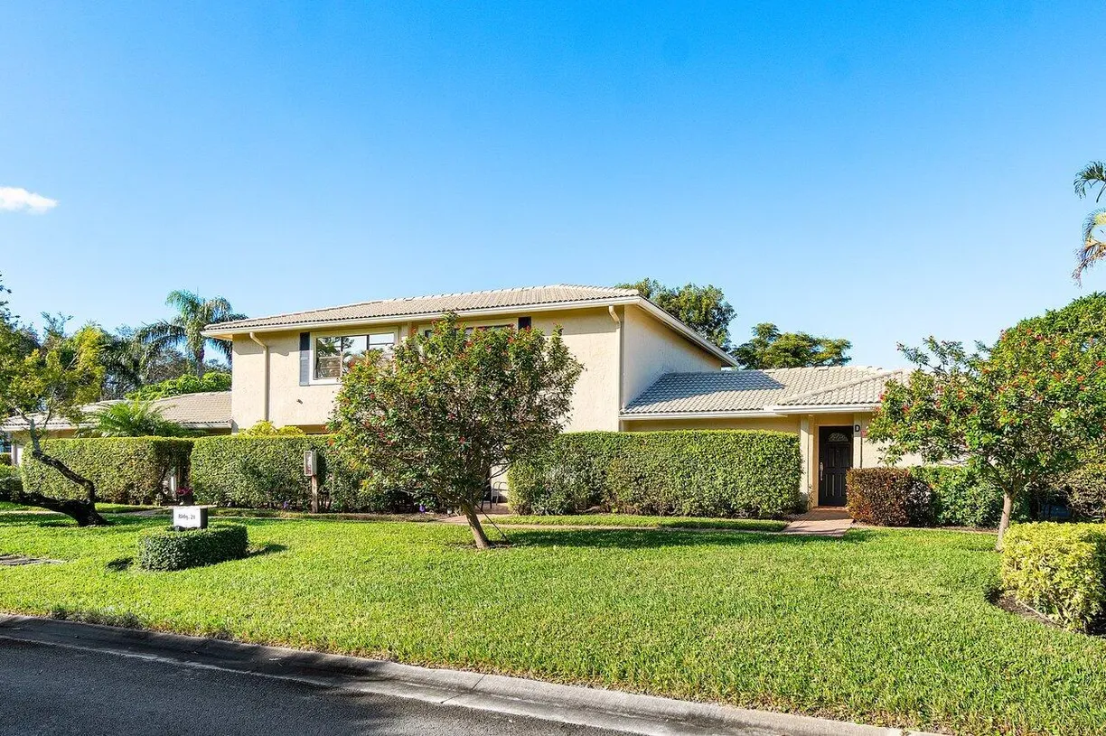 South Florida Real Estate | View 21 Stratford Drive, D | 2 Beds, 2 Baths